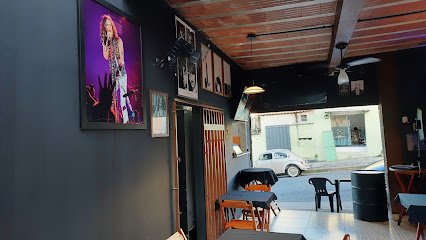 Garagens-Bar-regioao-venda-nova